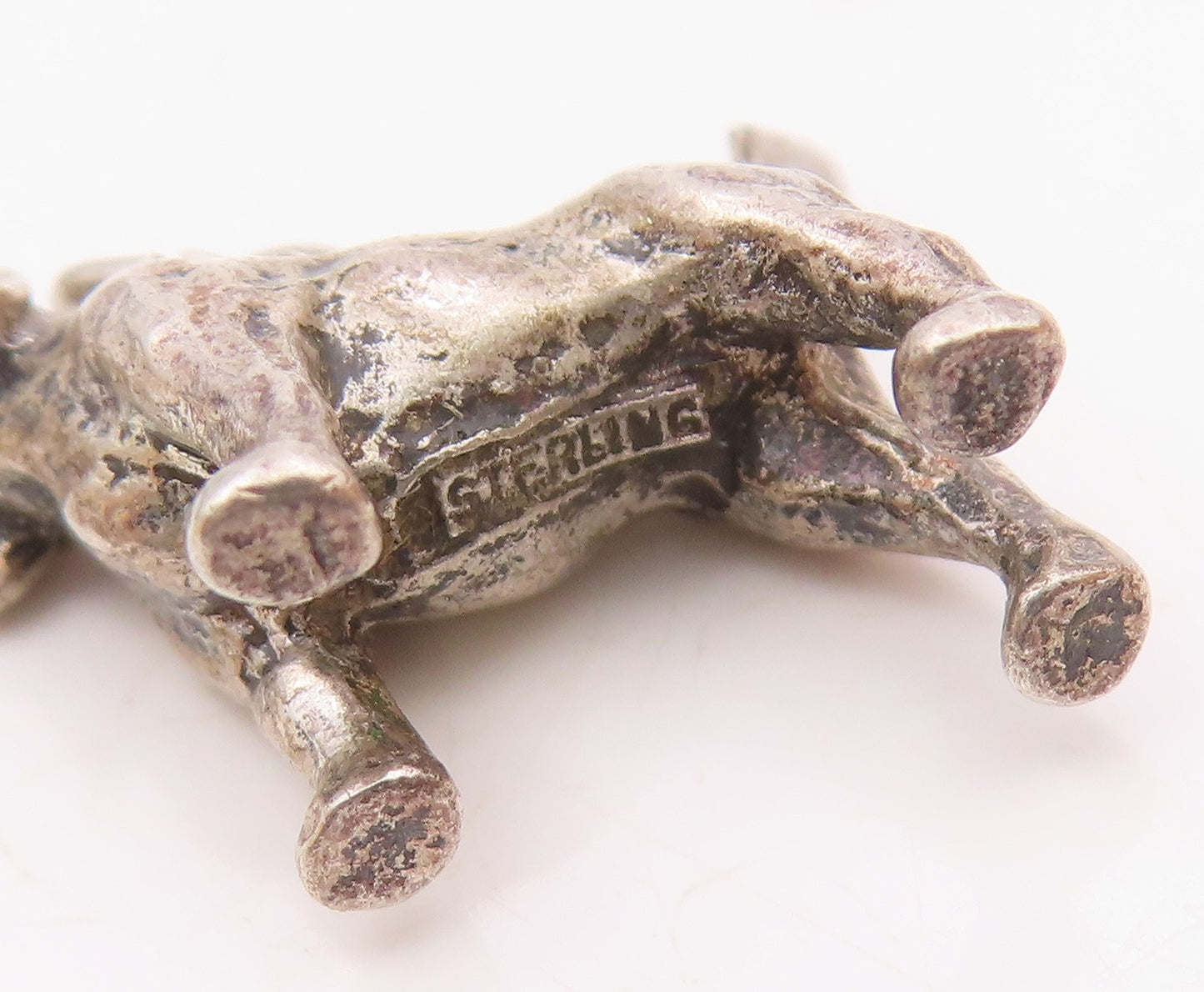 925 Sterling Silver Vintage Shiny Petite Bloodhound Dog Pendant PT18754