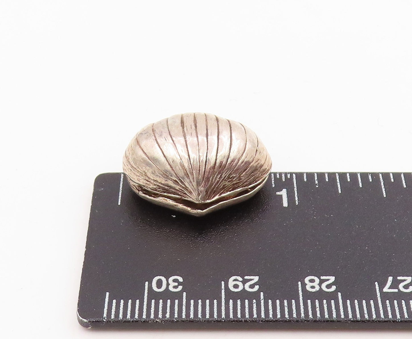 925 Sterling Silver Vintage Pendant Ribbed Puffy Nautical Seashell Charm PT25753