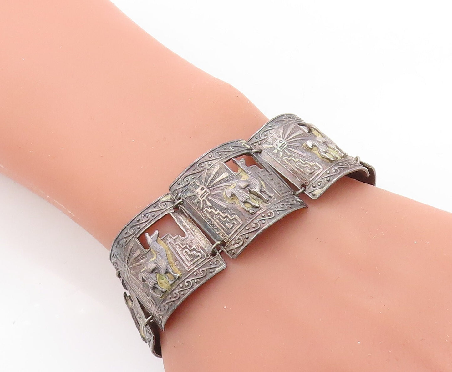 925 Sterling Silver Vintage Antique Alpaca Scene Curved Chain Bracelet BT2394
