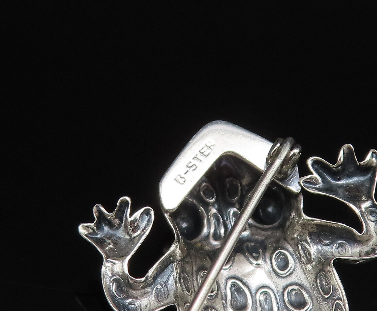 925 Sterling Silver Vintage Carved Spotted Frog Animal Brooch Pin BP9687