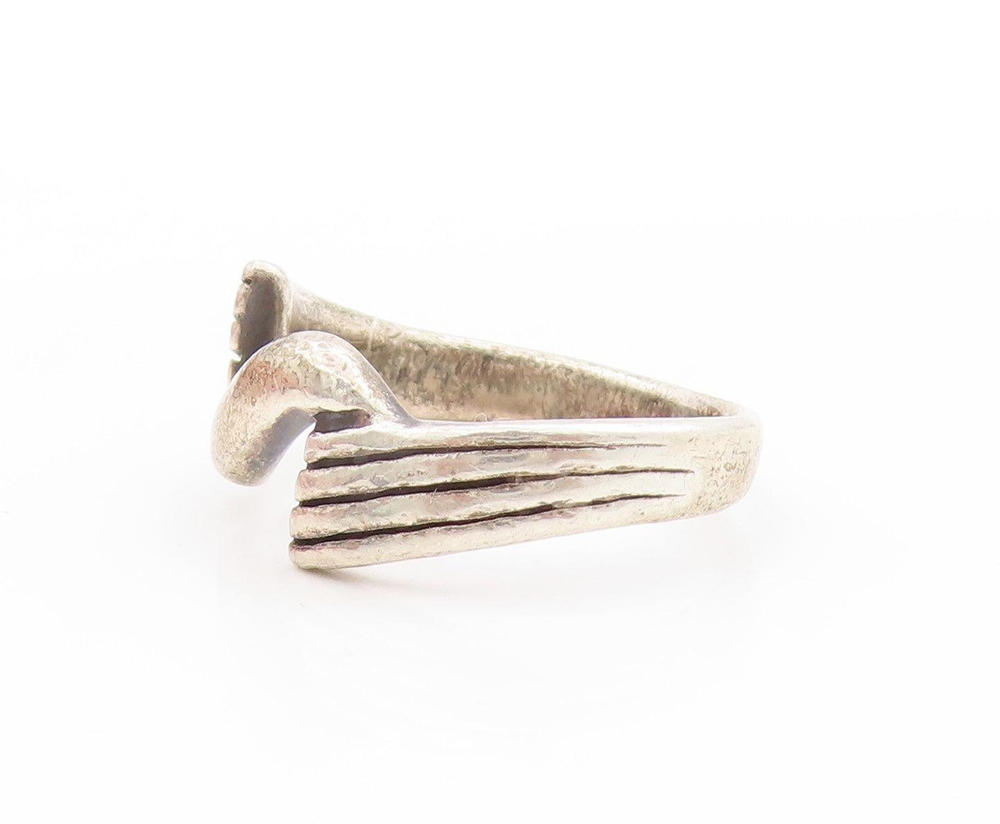 925 Sterling Silver Vintage Ring Etched Serpentine Wave Band Sz 7.5 RG33756
