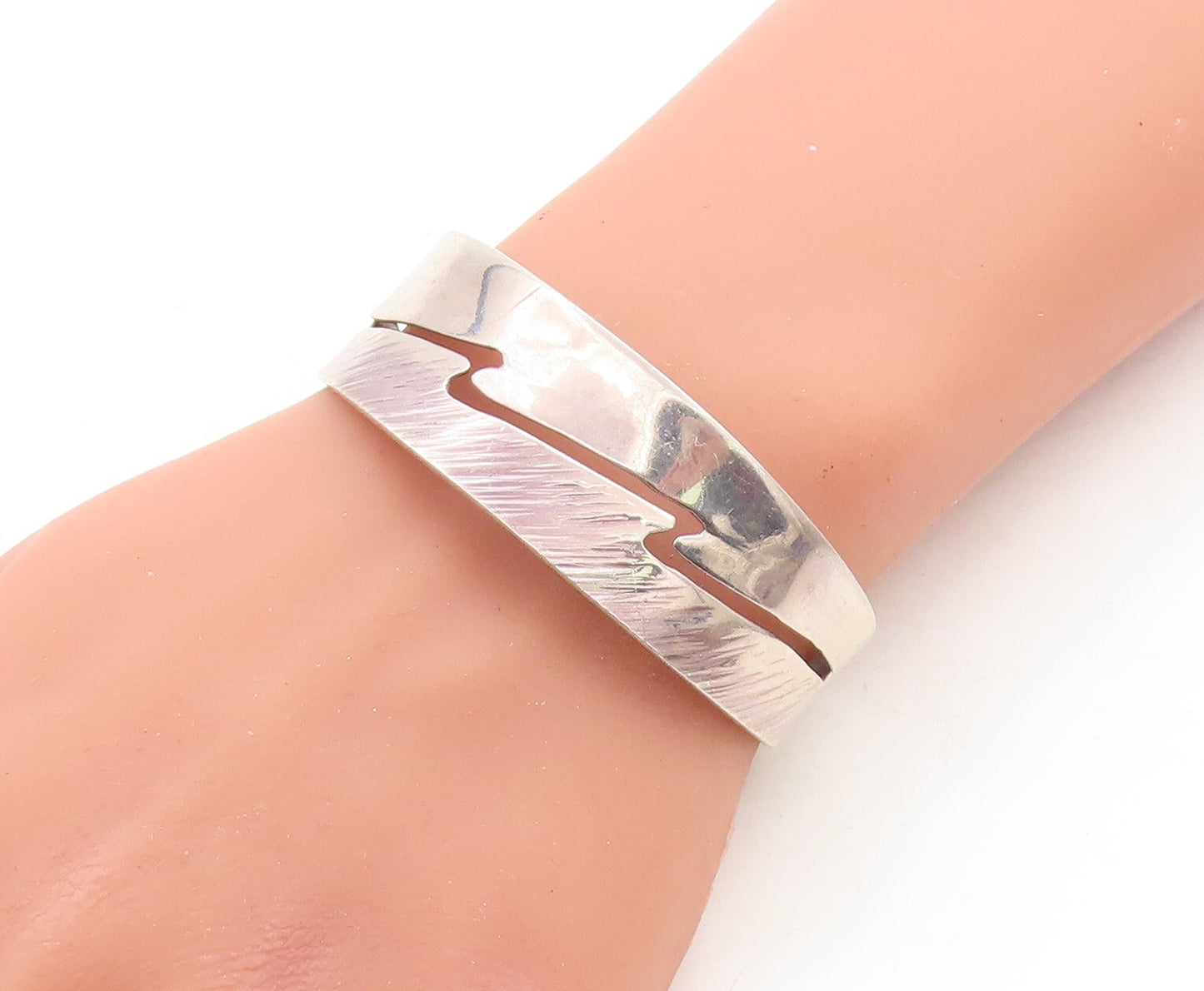 925 Sterling Silver Vintage Lightening Bolt Cutout Shiny Cuff Bracelet BT1578