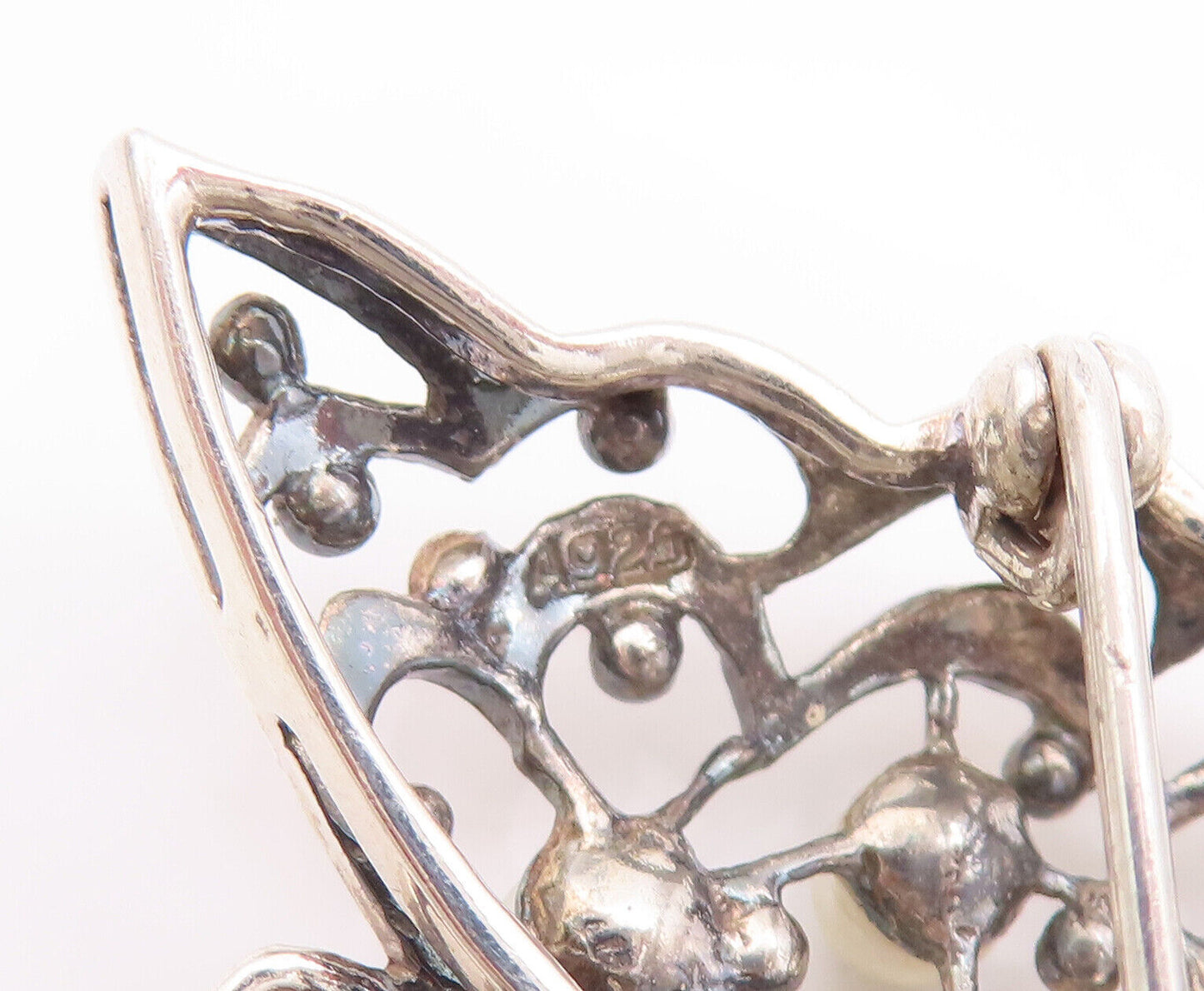 925 Sterling Silver Vintage Brooch Pin Swirly Cut Beaded Pearl Butterfly BP10820