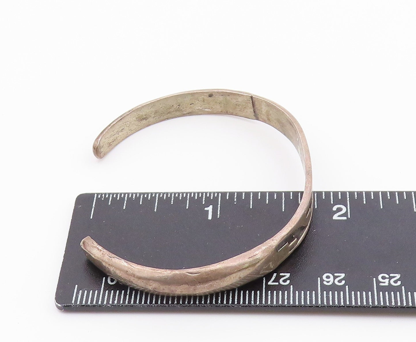 SOUTHWESTERN 925 Sterling Silver Vintage Oxidized Petite Cuff Bracelet BT8795