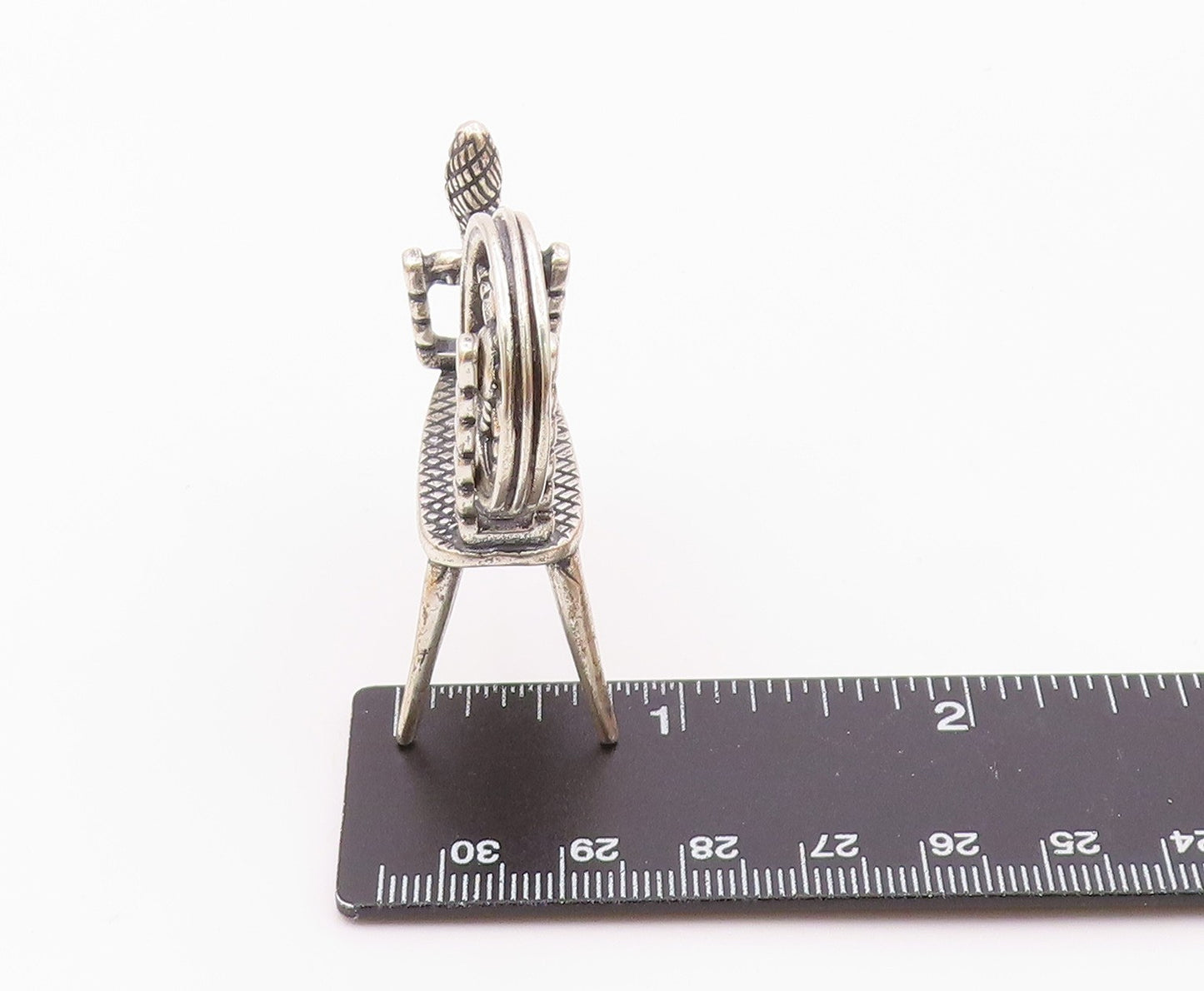925 Sterling Silver Vintage Old Fashioned Spinning Wheel Trinket TR2815