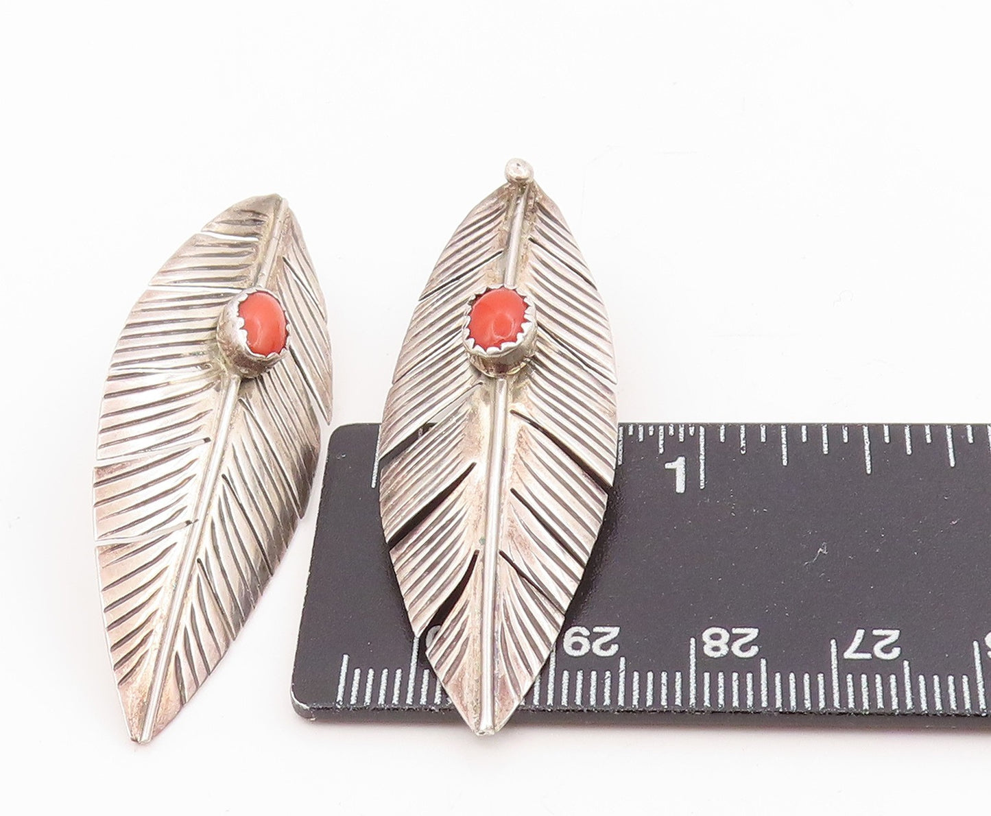 925 Sterling Silver Vintage Earrings Cabochon Carol Etched Feather Drop EG14008