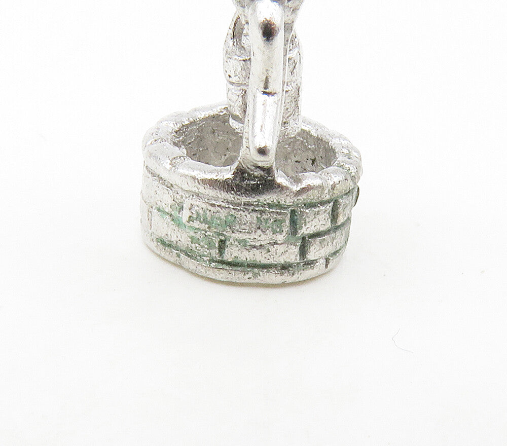925 Sterling Silver Vintage Shiny Petite Water Well Motif Pendant PT13249