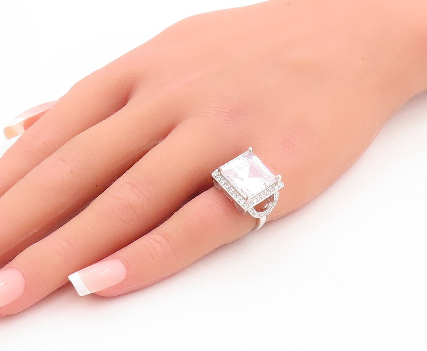 925 Sterling Silver Vintage Ring Cutout Square Cut CZ Inlay Sz 5 RG28758