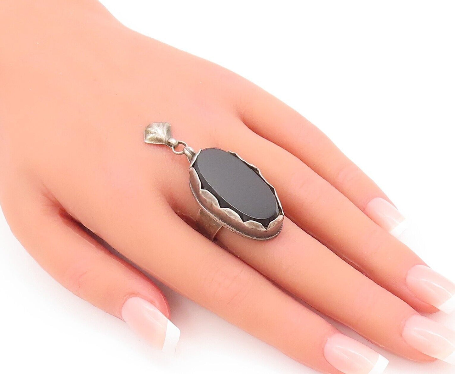 925 Sterling Silver Vintage Ring Oval Cabochon Onyx Dangling Charm Sz 8 RG28379