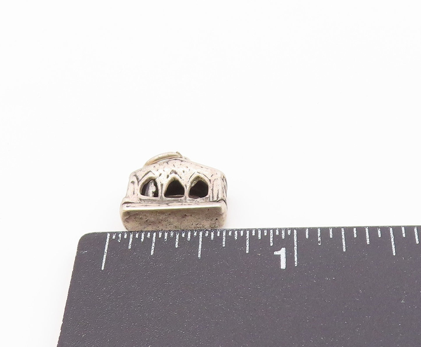 925 Sterling Silver Vintage Open Barn House With Wide Windows Pendant PT20519