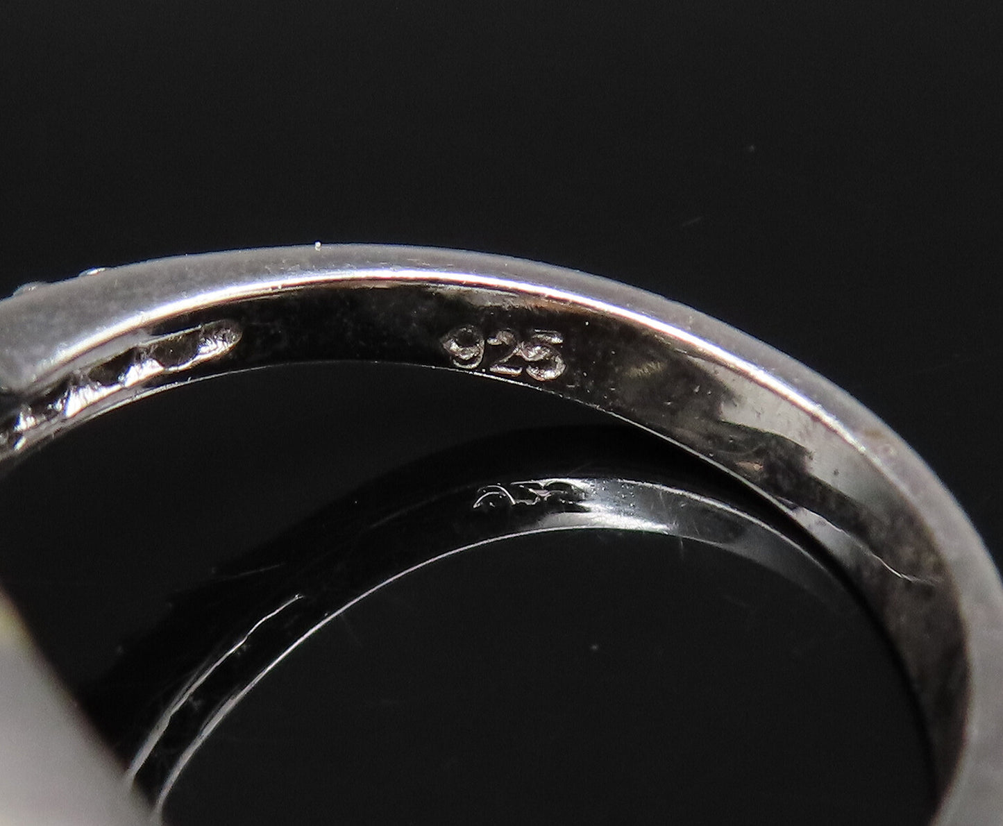 925 Silver Vintage Beautiful Multi Stone White Topaz Ring Sz 7 RG25793