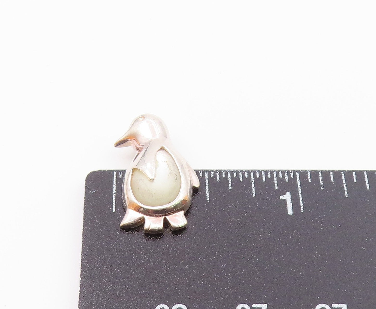 925 Sterling Silver Vintage Mother Of Pearl Penguin Motif Pendant PT17104