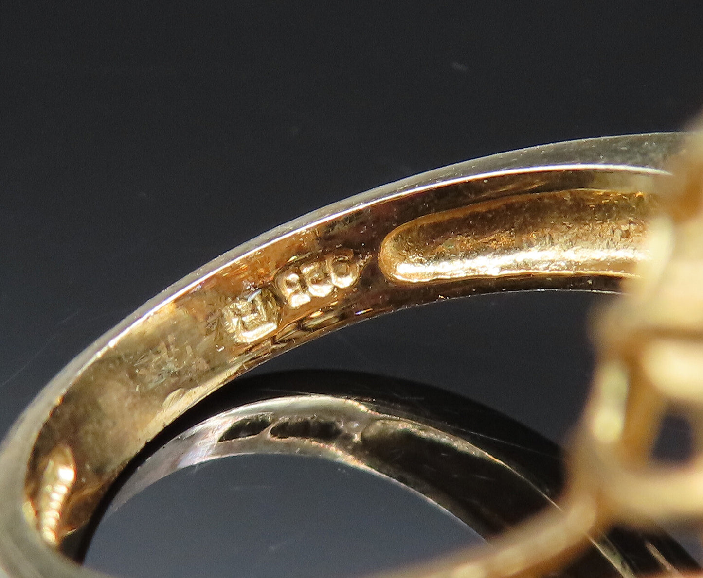 925 Silver Vintage Gold Plated Sparkly Cubic Zirconia Ring Sz 6.5 RG25634