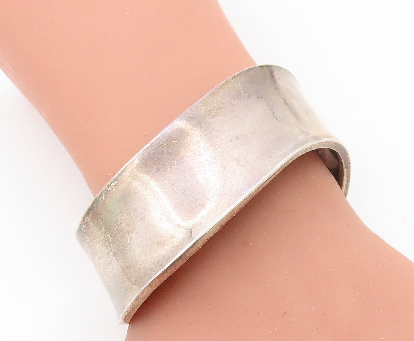NAVAJO 925 Sterling Silver Vintage Smooth Dark Tone Cuff Bracelet BT3024