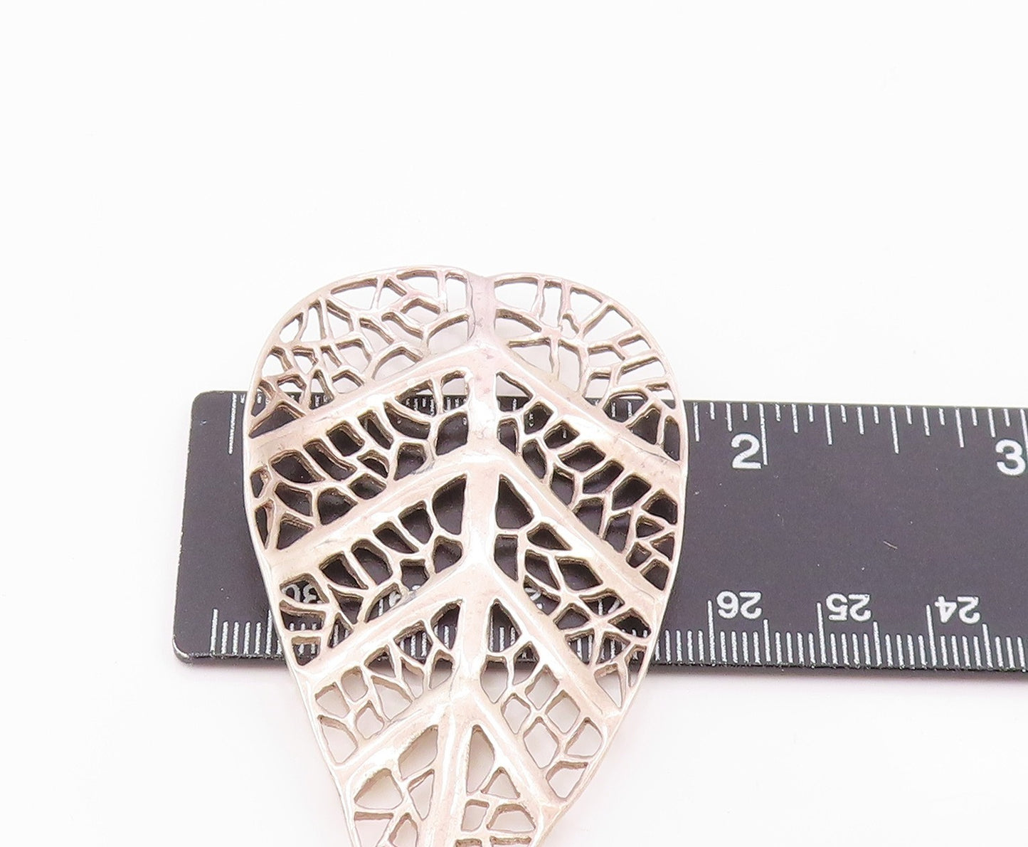 EUROPEAN 925 Sterling Silver Vintage Shiny Floral Leaf Motif Pendant PT17643