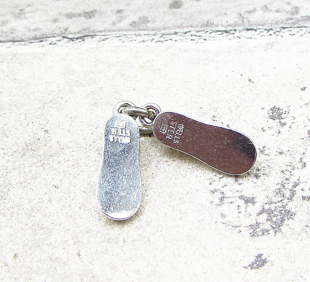 925 Sterling Silver Vintage Pair Of Shoes Charm Pendant PT1748