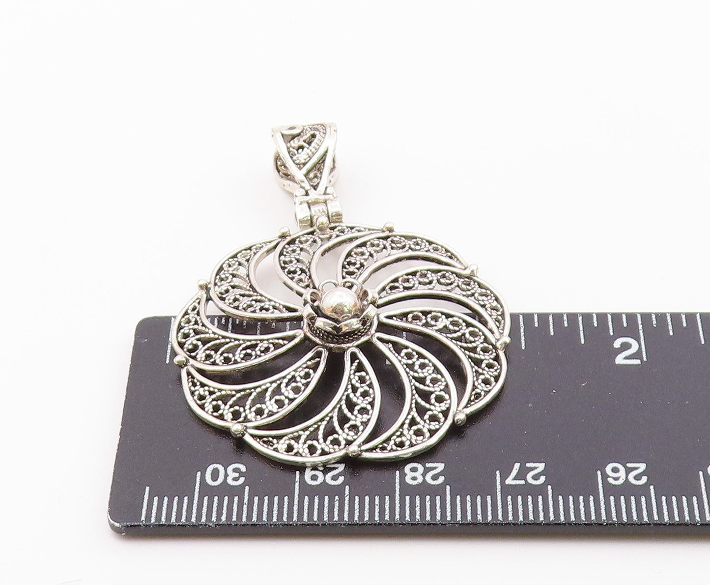925 Sterling Silver Vintage Shiny Swirl Floral Motif Round Pendant PT16577