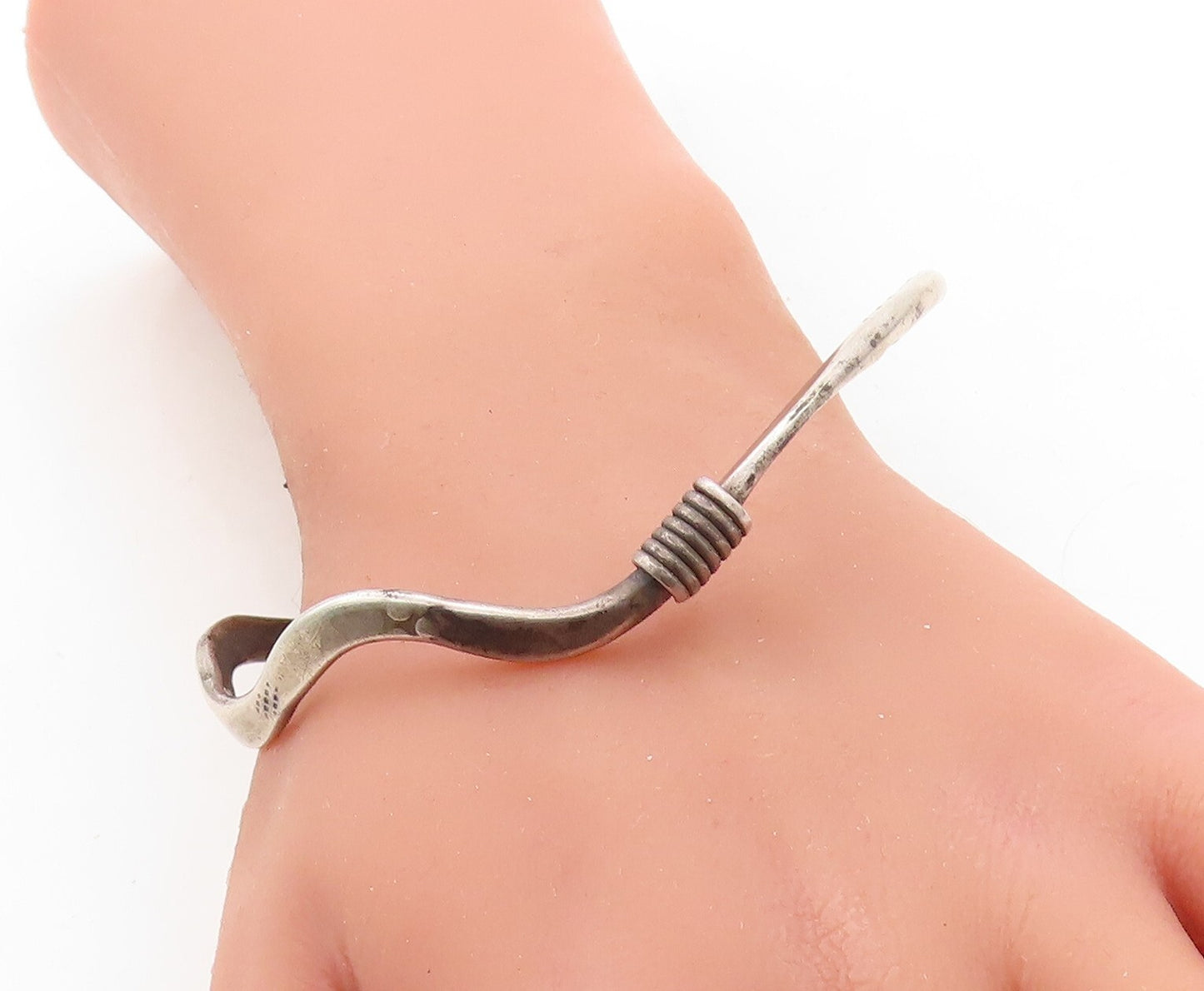 925 Sterling Silver Vintage Modernist Dark Tone Pointed Cuff Bracelet BT2499