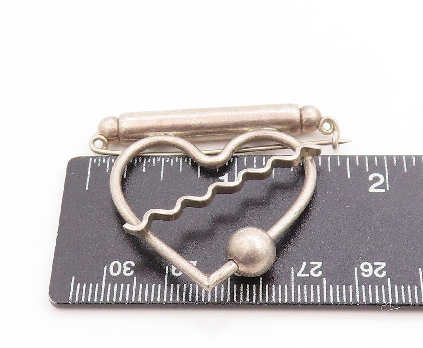 925 Sterling Silver Vintage Brooch Love Heart With Wavy Divider & Ball BP11933