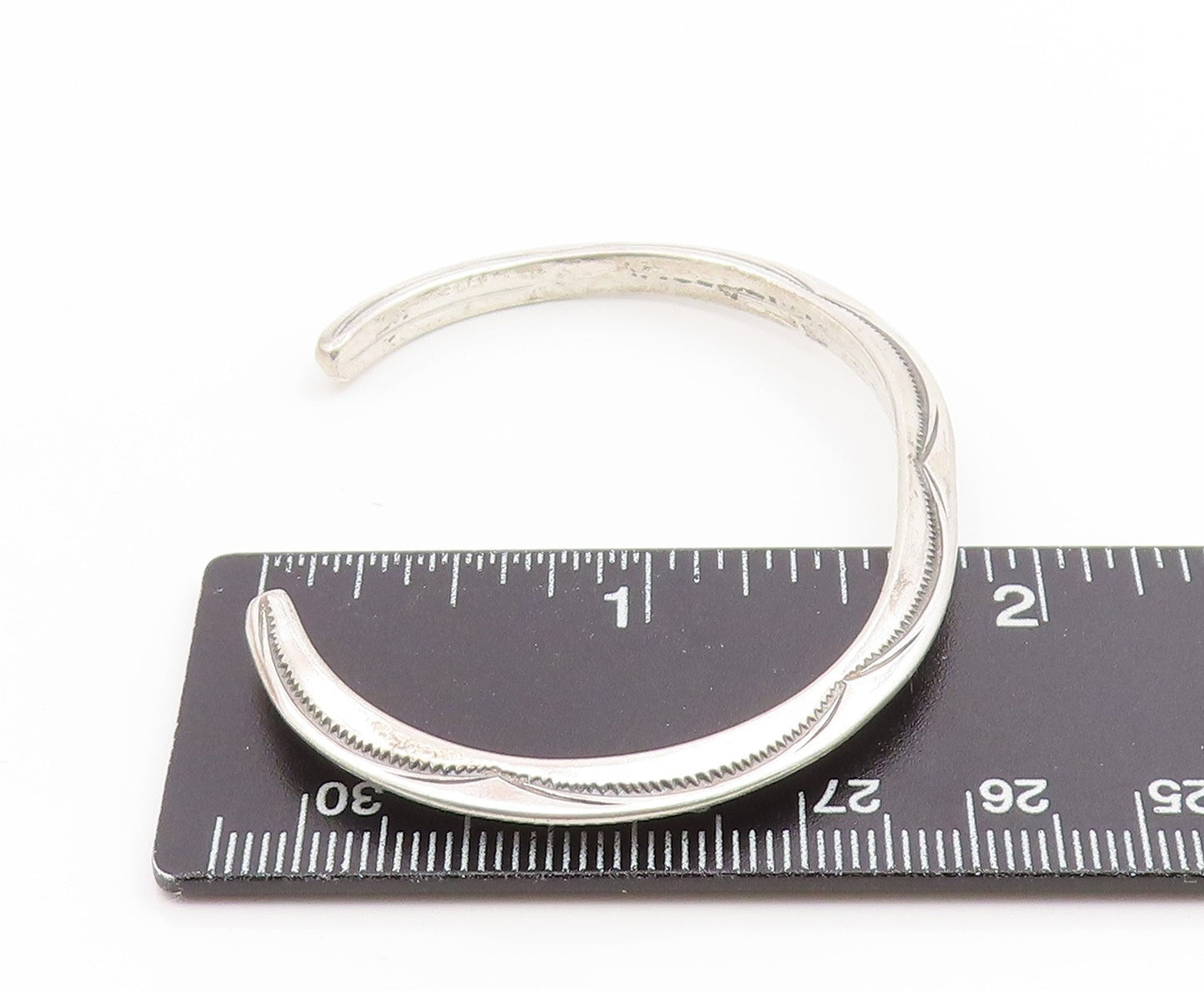 925 Sterling Silver Vintage Bracelet NAVAJO Minimalist Etched Wave Cuff BT11901