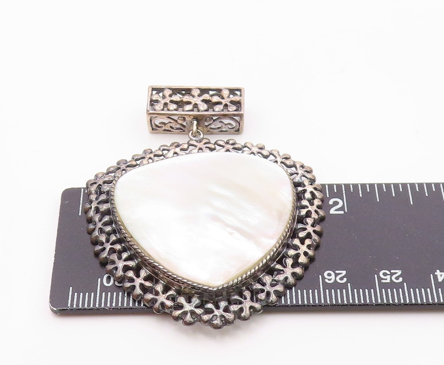 925 Sterling Silver Vintage Mother Of Pearl Floral Border Pendant PT7831