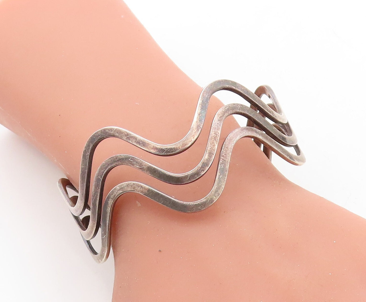 925 Sterling Silver Vintage Dark Tone Wavy Split Shank Cuff Bracelet BT2558