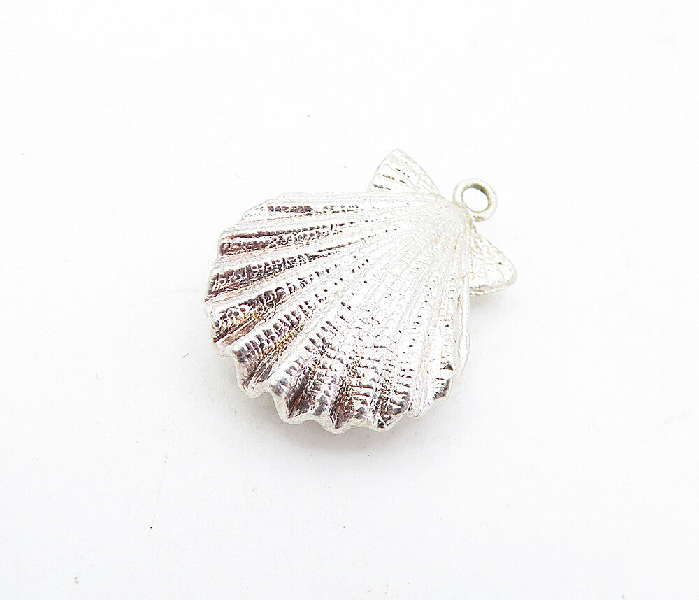 925 Sterling Silver Vintage Shiny Etched Hollow Clam Shell Pendant PT3651