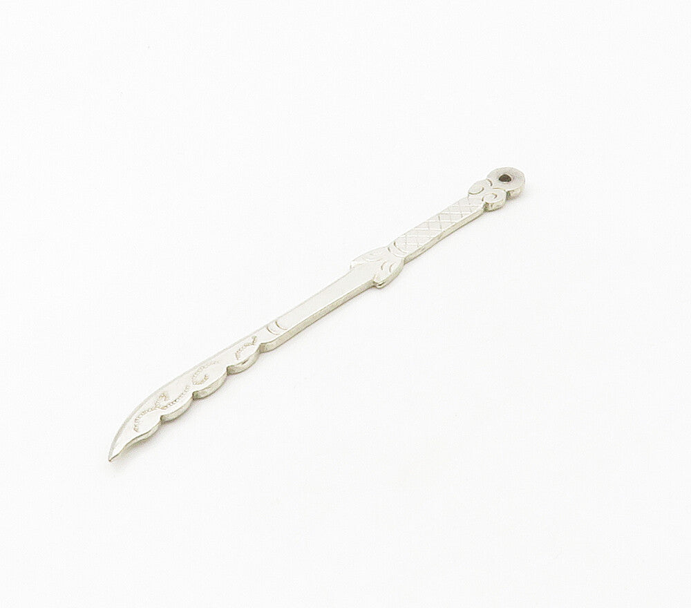 925 Sterling Silver Vintage Shiny Etched Detail Sword Motif Pendant PT12845