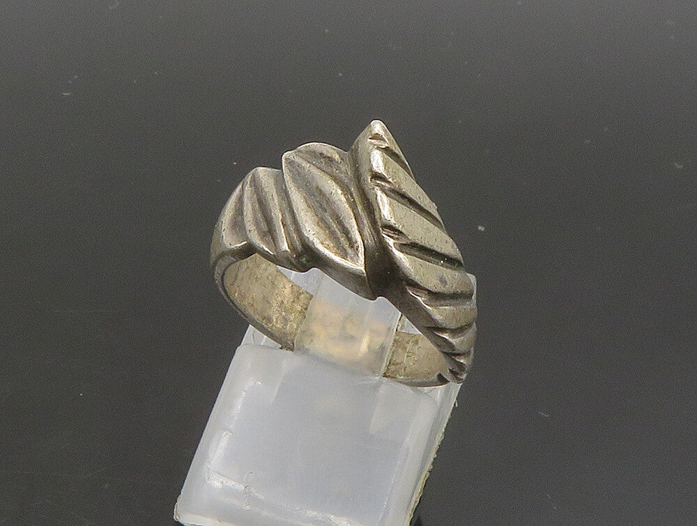 925 Sterling Silver Vintage Leaf Motif Bypass Band Ring Sz 6 RG23952