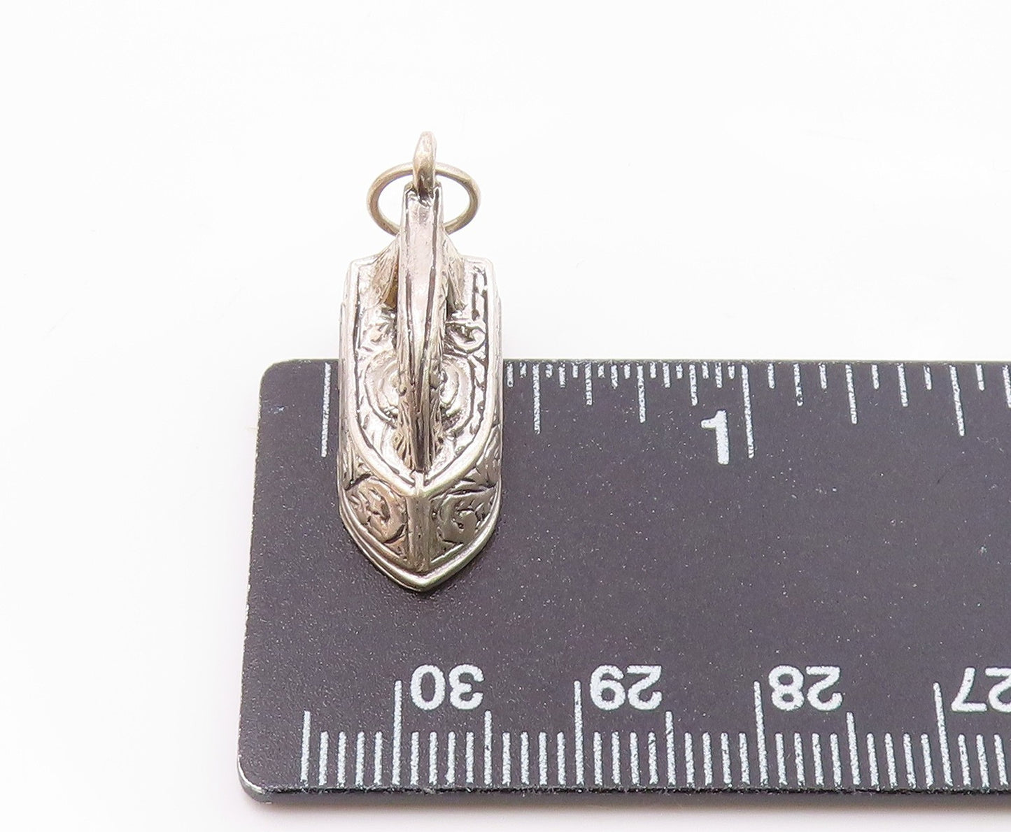 925 Sterling Silver Vintage Shiny Swirl Detailed Iron Pendant PT16091