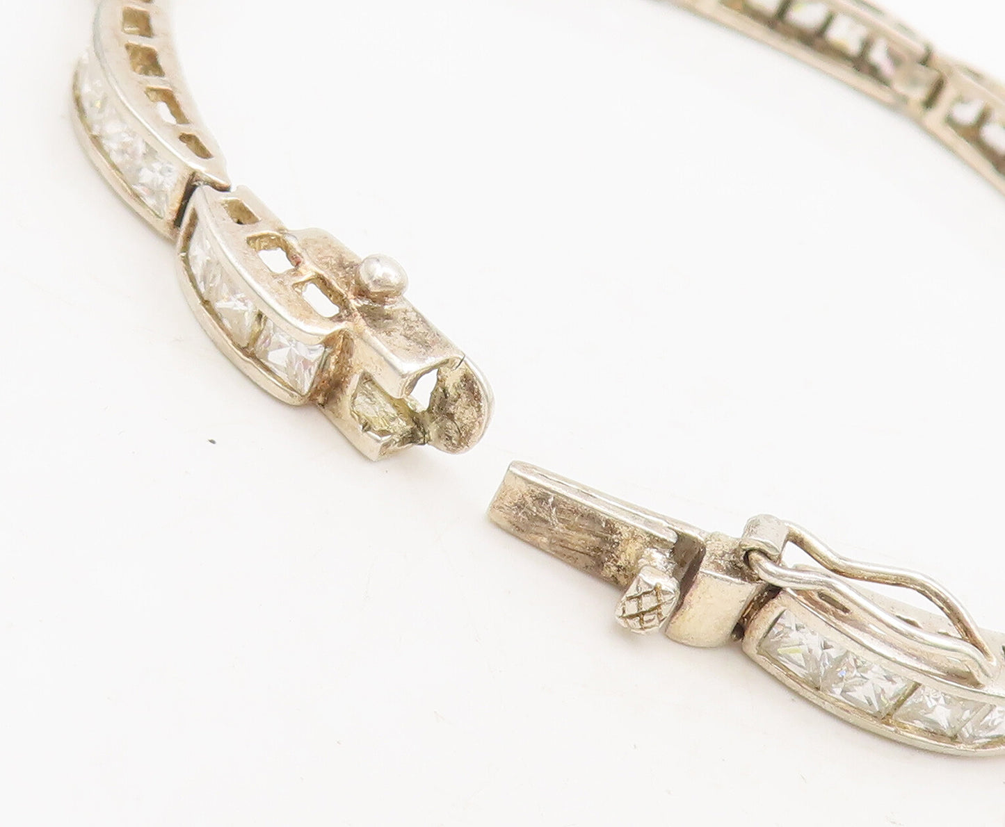 925 Sterling Silver Vintage Bracelet Carved Domed Inlay CZ Row Band Link BT10245