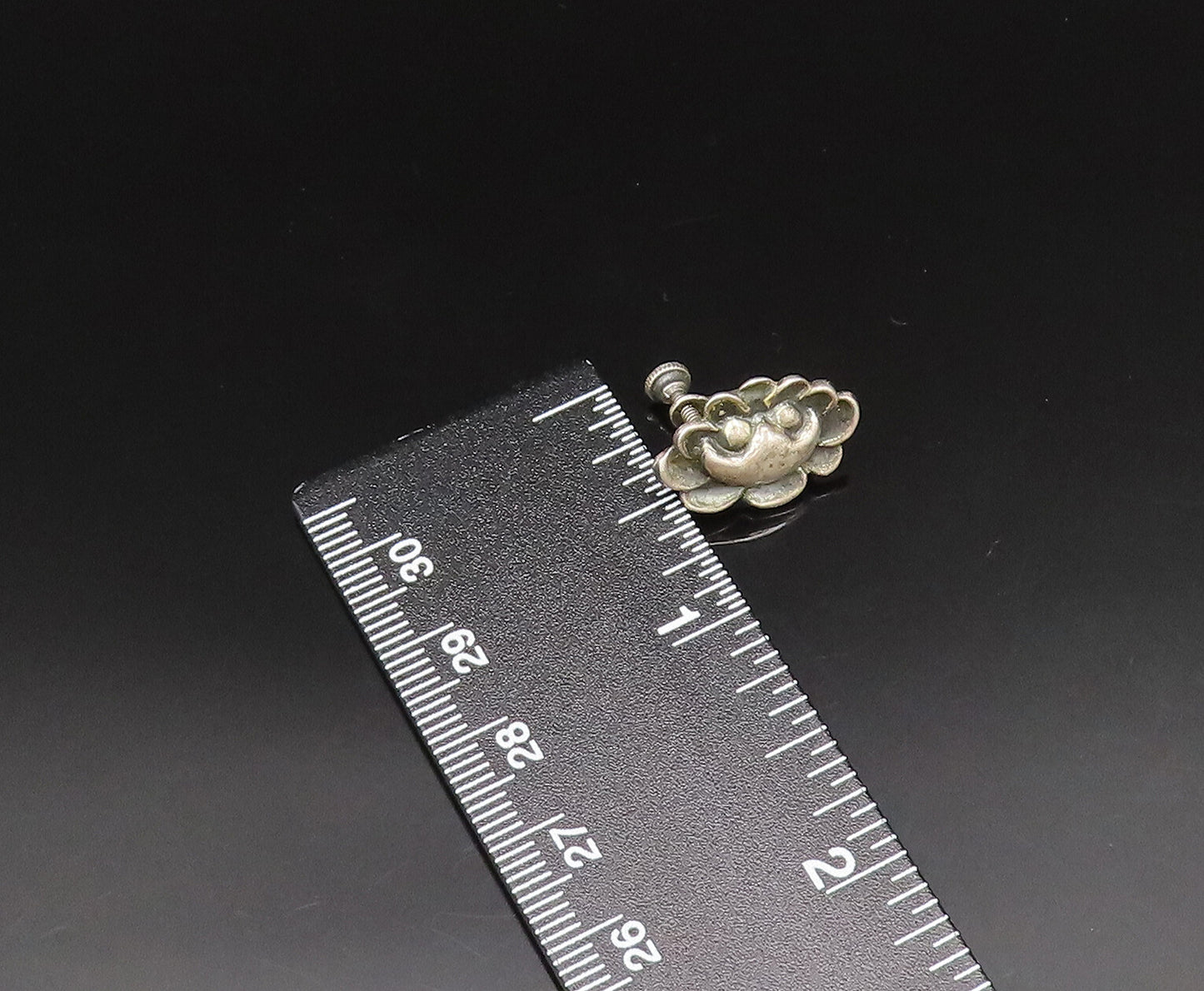 925 Sterling Silver Vintage Flower Motif Screw Back Earrings EG11702