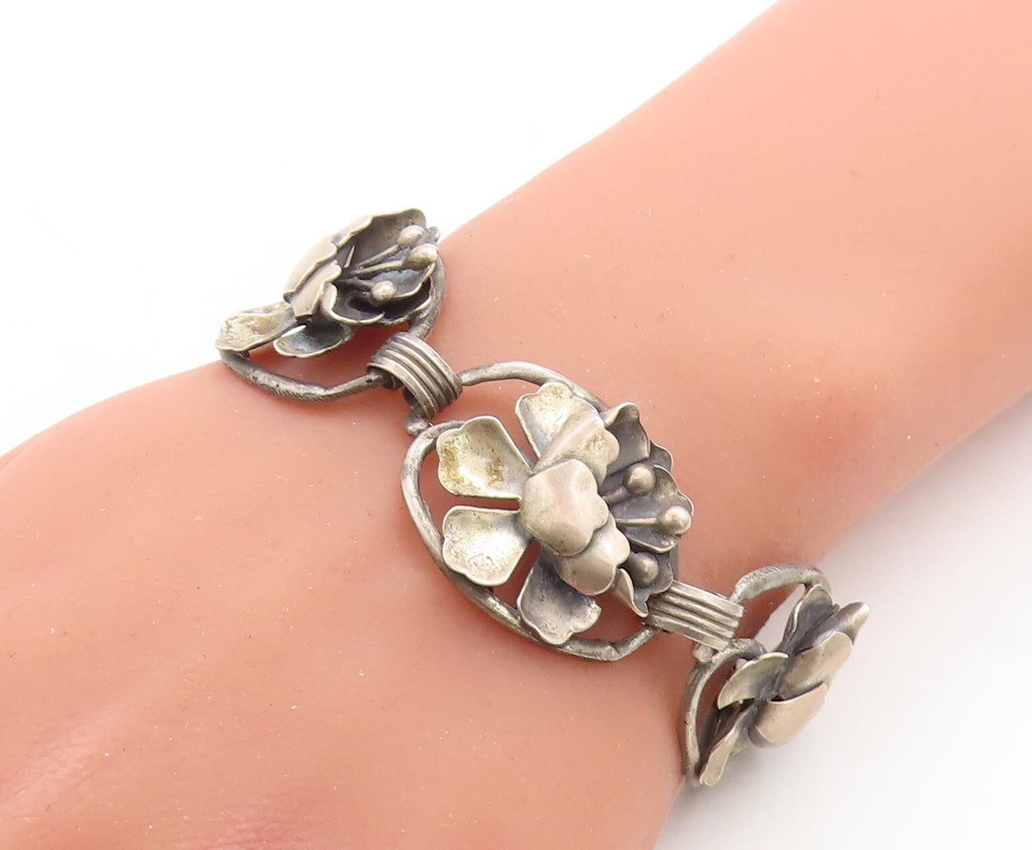 JEWELART 925 Sterling Silver Vintage Sculpted Flower Chain Bracelet BT1459