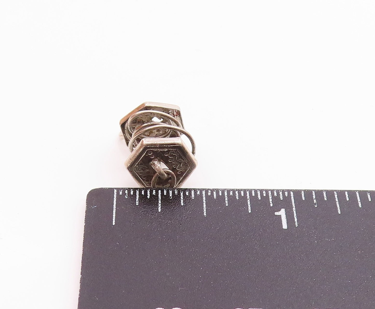 925 Sterling Silver Vintage Petite Wire Twist Design Pendant PT15996