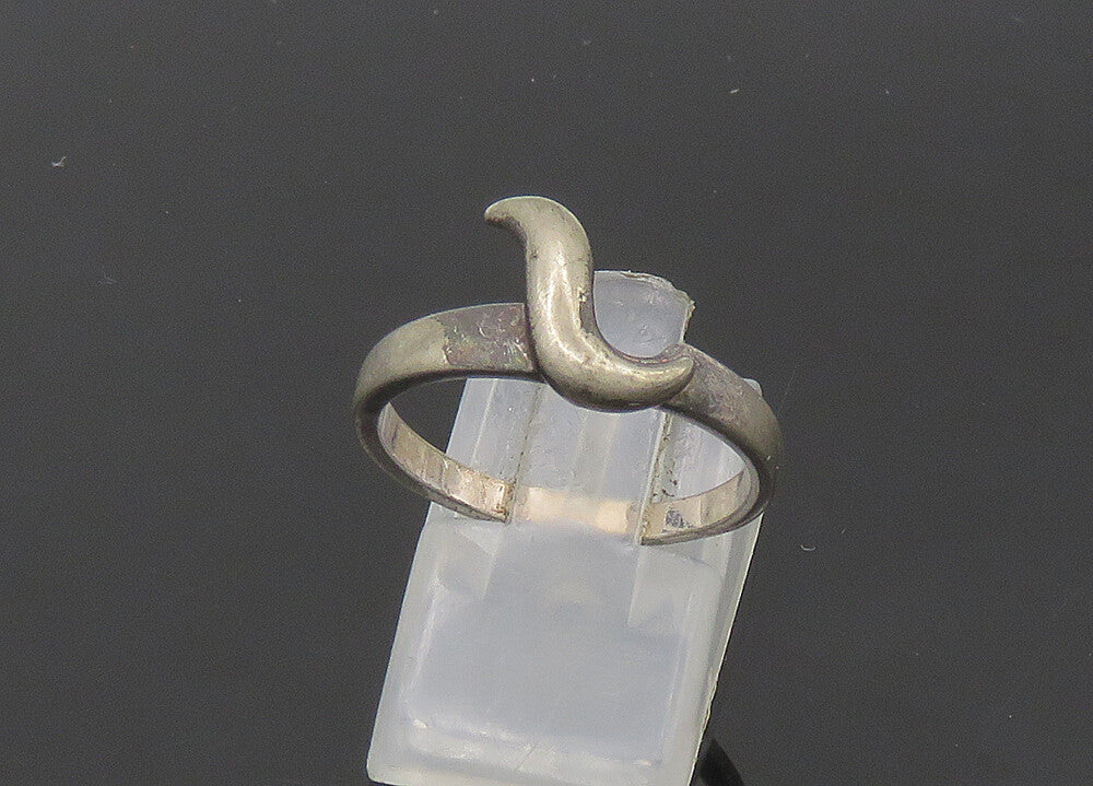 925 Sterling Silver Vintage Smooth Oxidized Swirl Band Ring Sz 8 RG21422