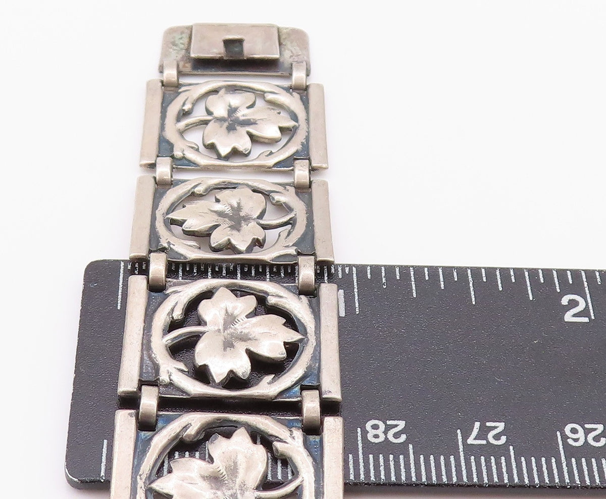 925 Sterling Silver Vintage Bracelet Cutout Maple Leaf Panel Band BT11268