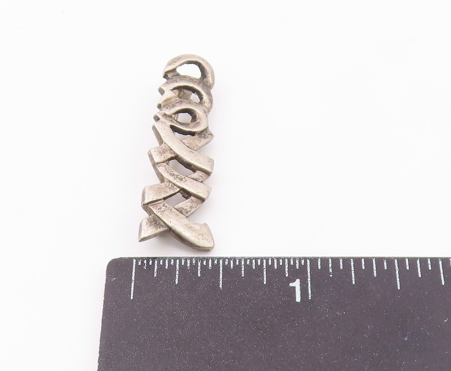 925 Sterling Silver Vintage Carved XXXOOO Hugs & Kisses Brooch Pin BP9829