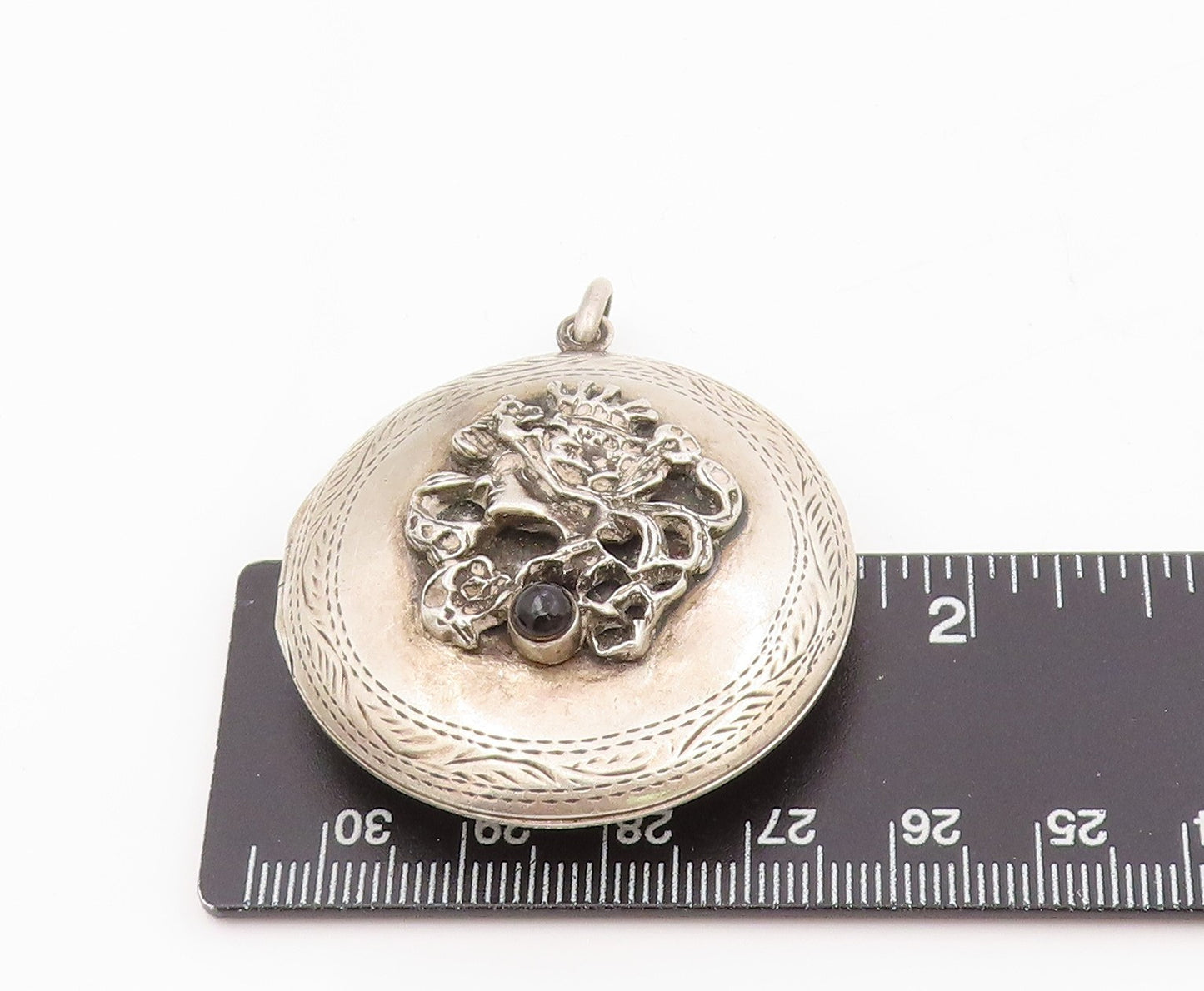 925 Sterling Silver Vintage Pendant Black Onyx Lion Crest Locket OPENS PT25515