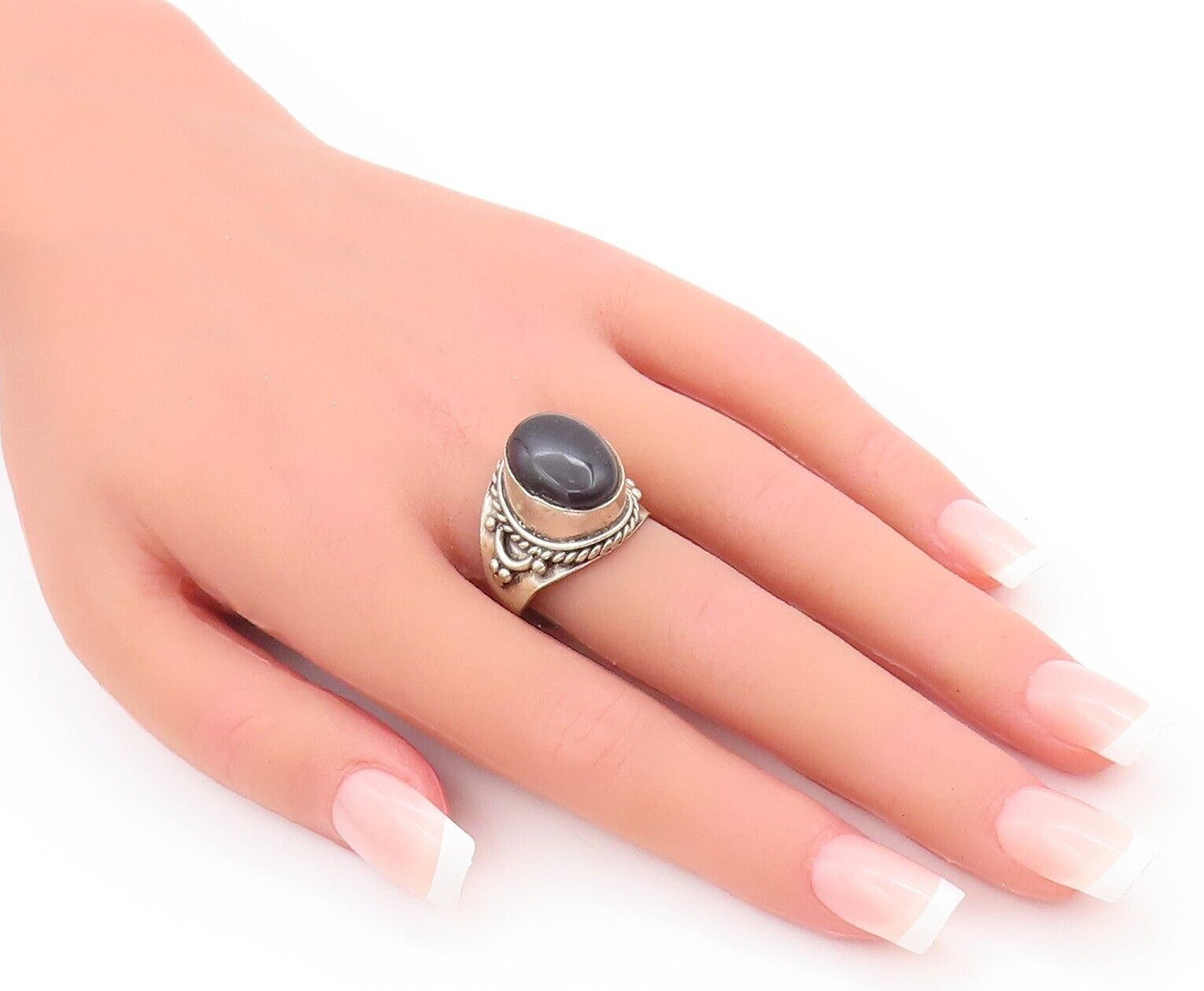 925 Sterling Silver Vintage Ring Roped Carved Oval Cabochon Onyx Sz 9.5 RG28249