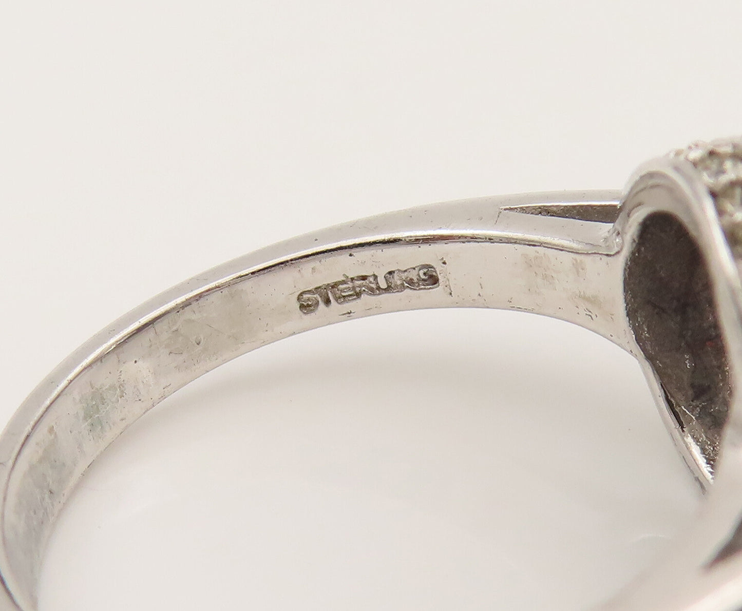 925 Silver Vintage Dancing Cubic Zirconia Scrollwork Halo Ring Sz 7.5 RG26492
