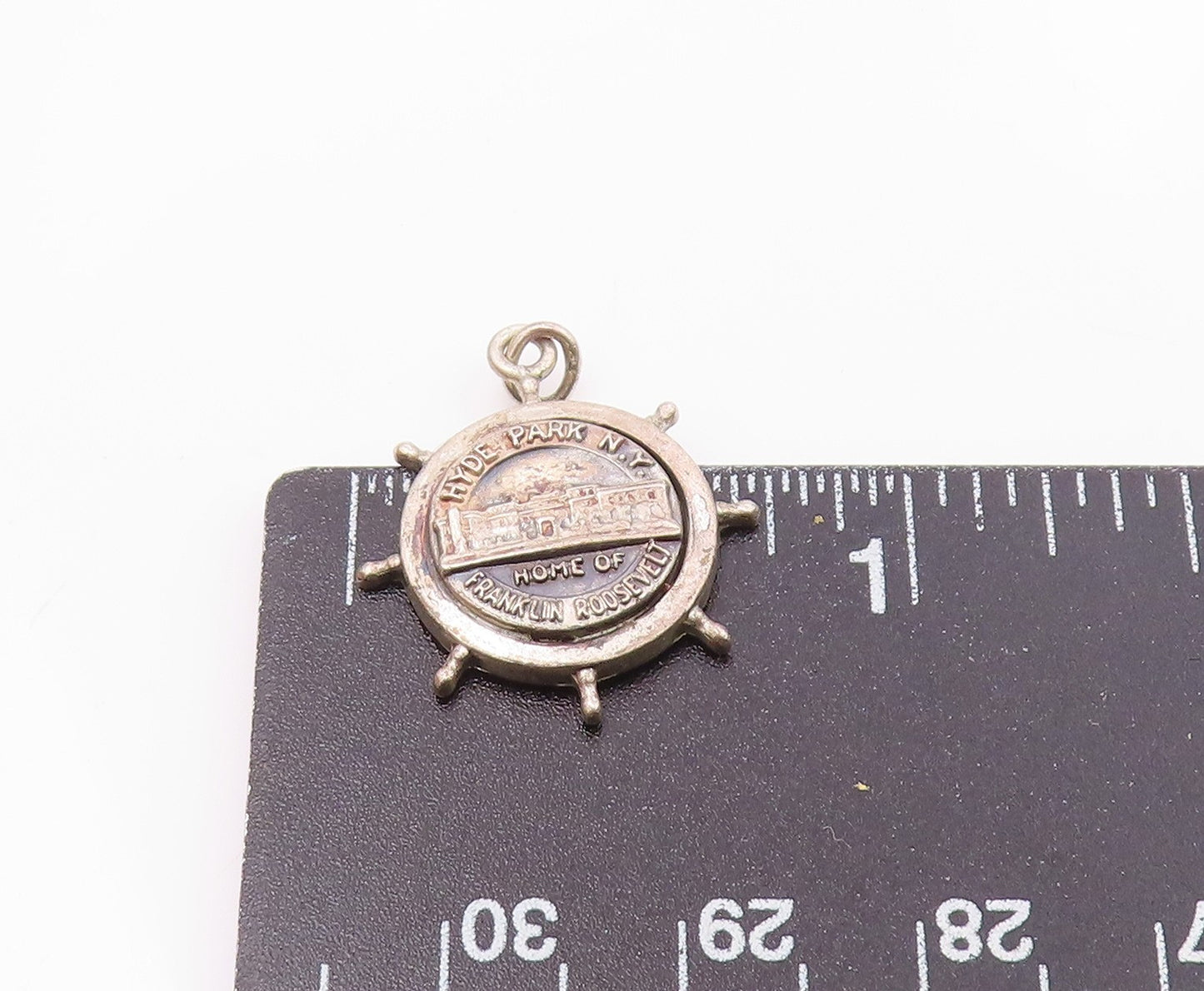925 Sterling Silver Vintage Antique Hyde Park NY Ship Wheel Pendant PT17666