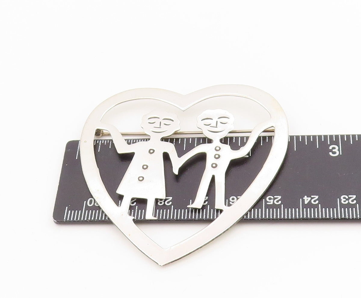 925 Sterling Silver Vintage Brooch Happy Couple Holding Hands Love Pin BP11989