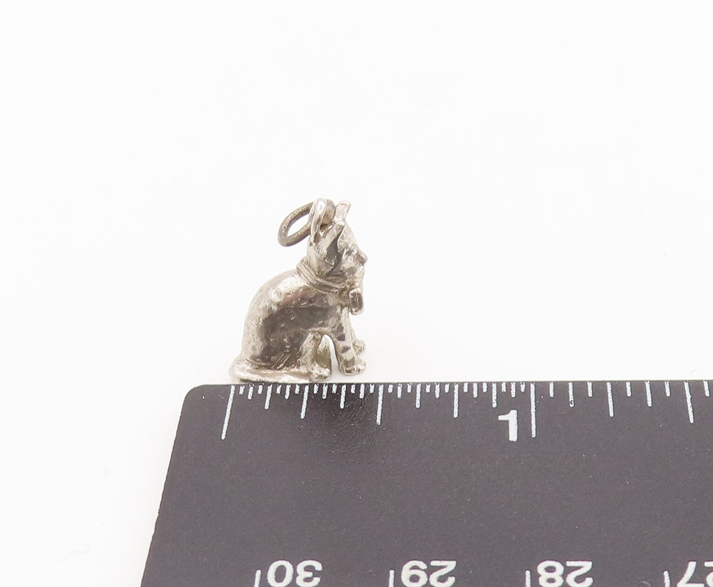 925 Sterling Silver Vintage Pendant Minimalist 3D Carved Sitting Pet Cat PT22658