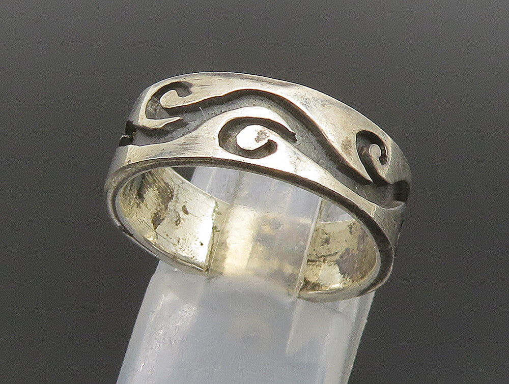 925 Sterling Silver Vintage Engraved Wave Swirl Band Ring Sz 7.5 RG24412