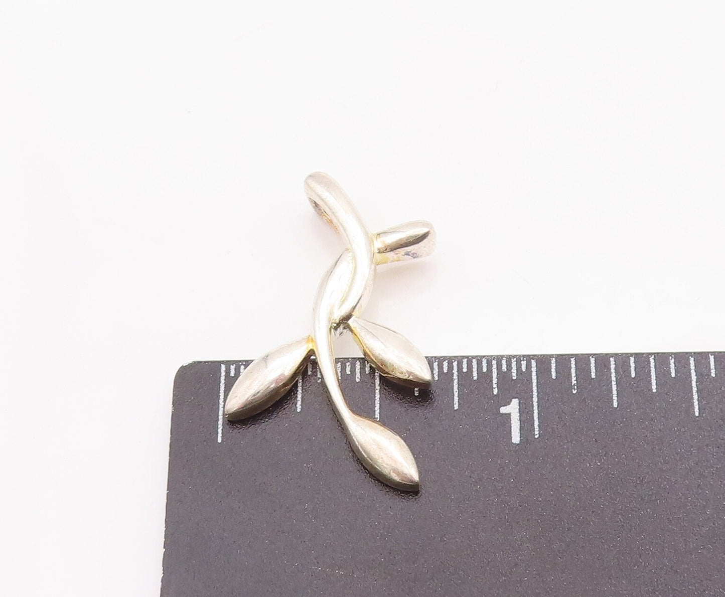 925 Sterling Silver Vintage Pendant Minimalist Carved Cutout Leaved PT22962