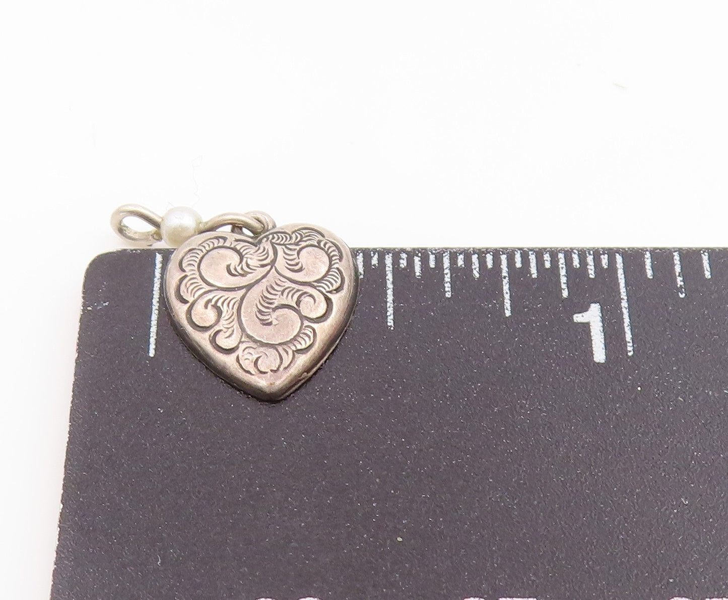 925 Sterling Silver Vintage Petite Pearl Swirl Love Heart Pendant PT16470