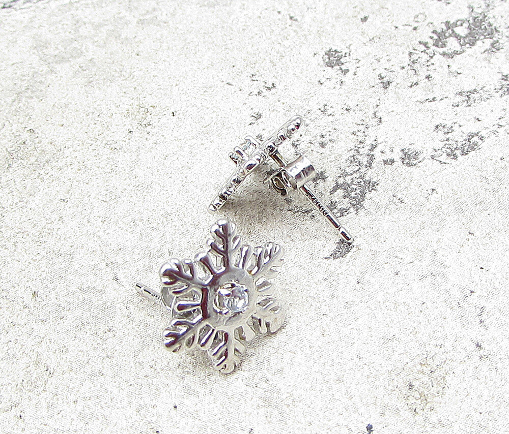 925 Sterling Silver White Cubic Zirconia Snowflake Stud Earrings EG1405