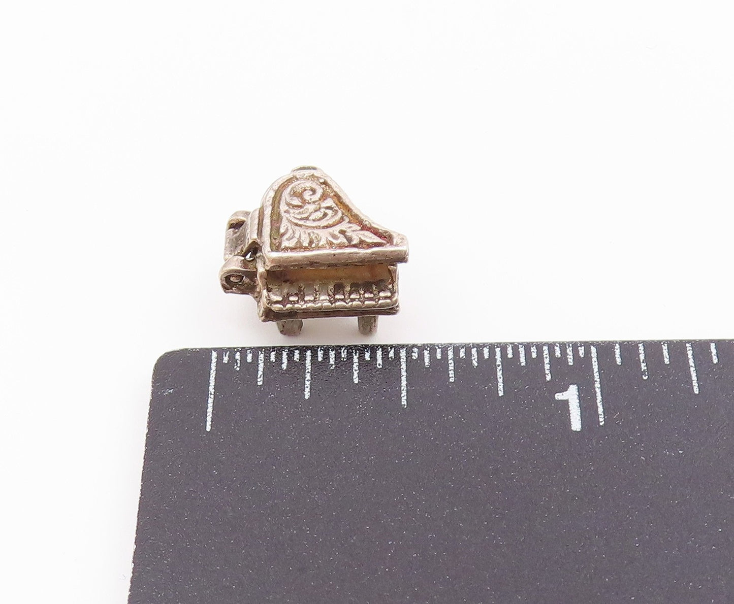 925 Sterling Silver Vintage Petite Grand Piano Motif Pendant (OPENS) PT18320