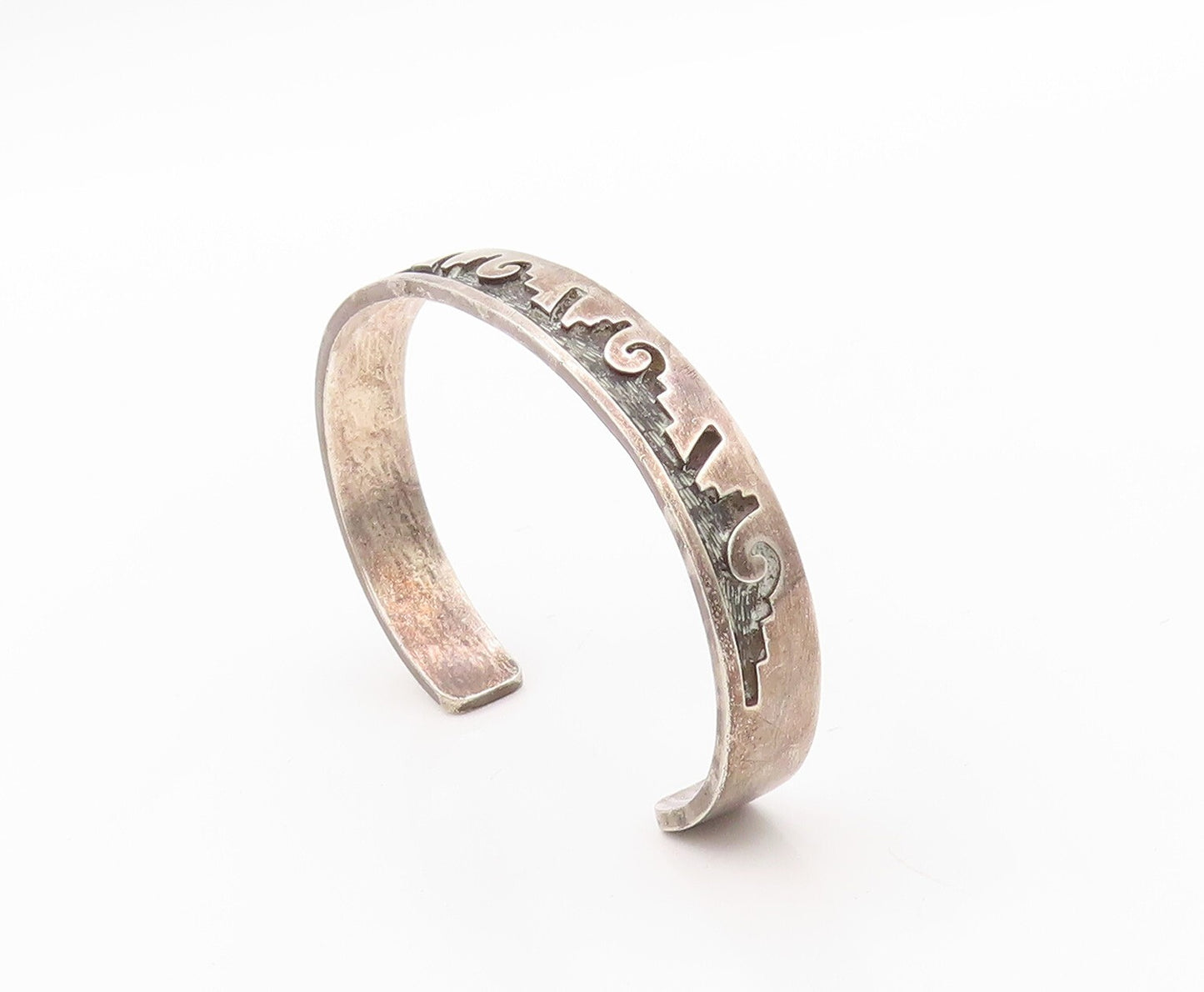 925 Sterling Silver Vintage Bracelet NAVAJO ZUNI Carved Design Cuff BT10819