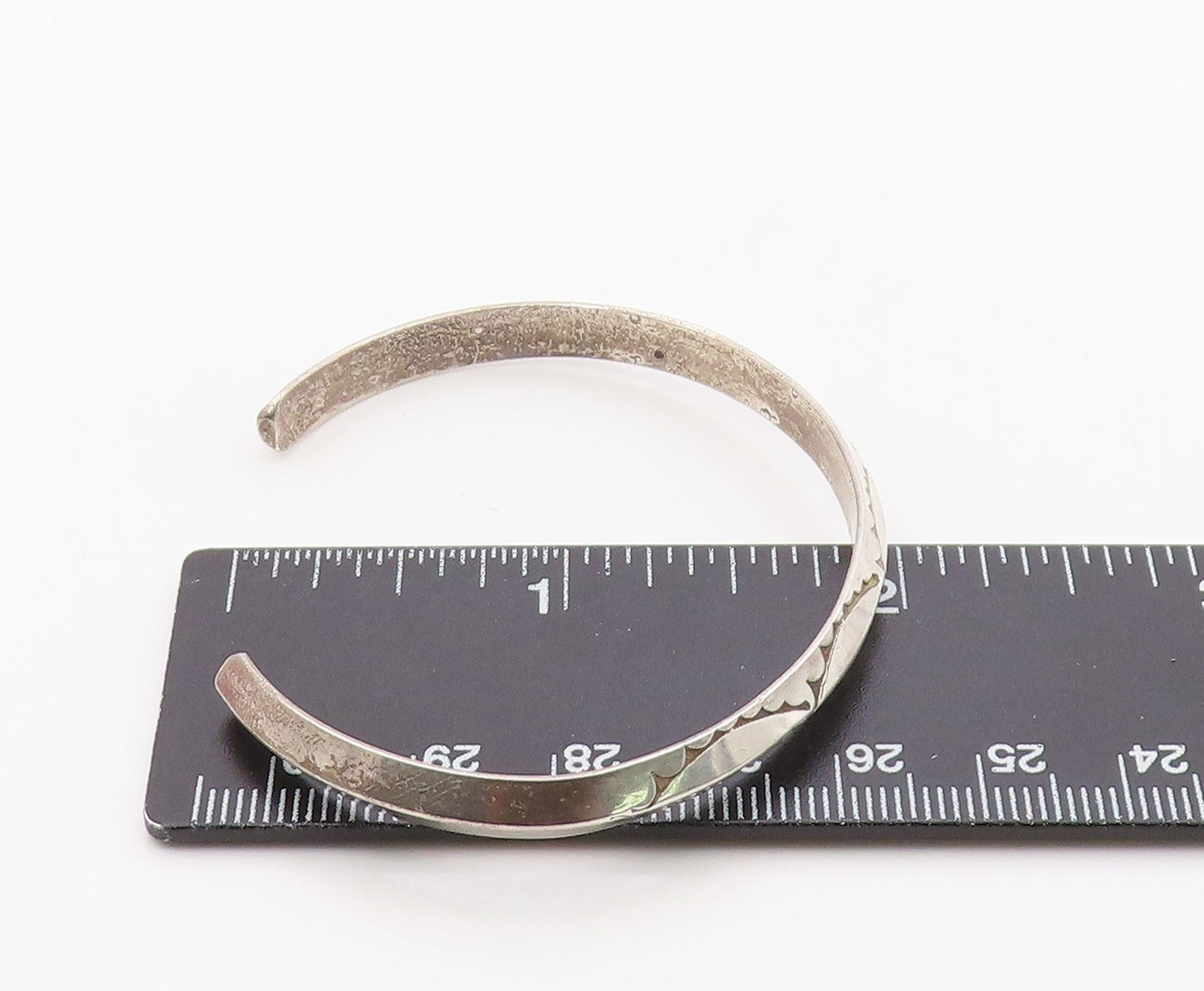 925 Sterling Silver Vintage Bracelet NAVAJO Minimalist Etched Cuff BT12129